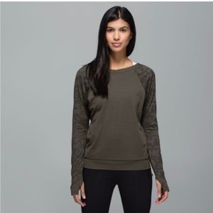 Lululemon size 4 run for days long sleeve shirt